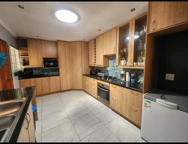 3 BEDROOM PROPERTY TO RENT IN RADIOKOP